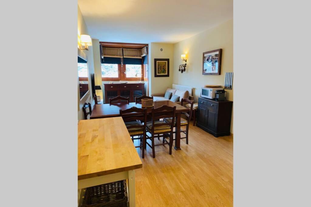 Increible Apartamento Cabirol , 6 -8 Paxhut-7886 Apartamento Soldeu
